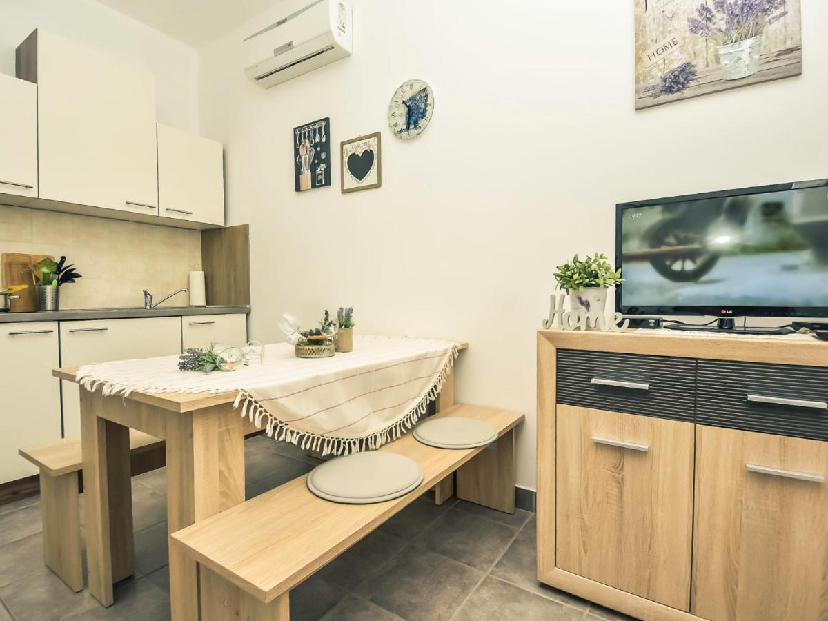Apartment Snjezana-2 By Interhome คาร์โลบัก ภายนอก รูปภาพ